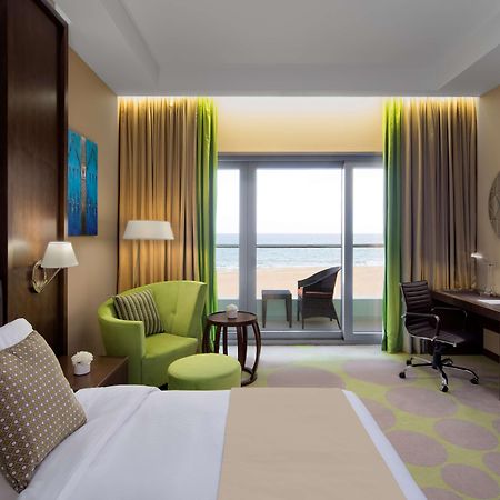 Radisson Blu Hotel & Resort, Szohár Kültér fotó Deluxe room