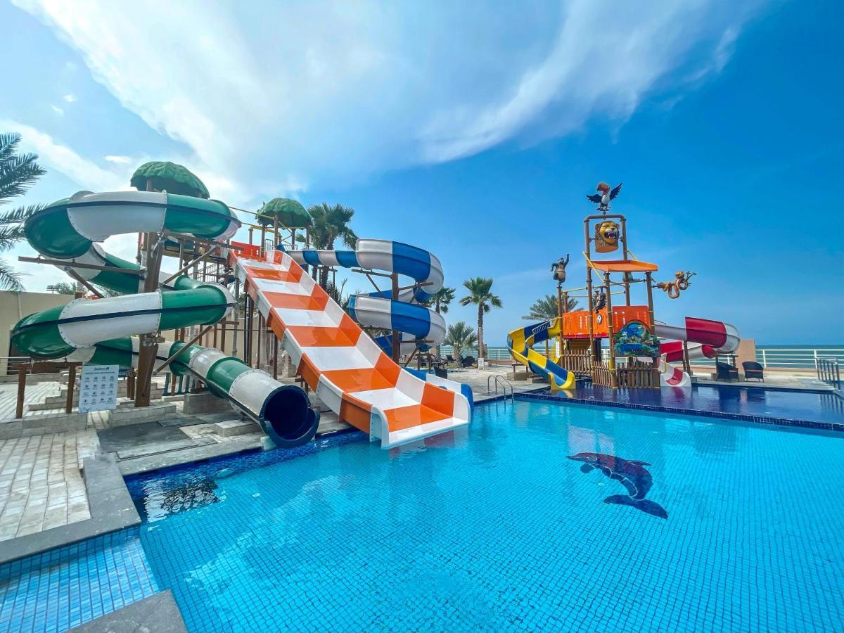 Radisson Blu Hotel & Resort, Szohár Kültér fotó Aqua Park