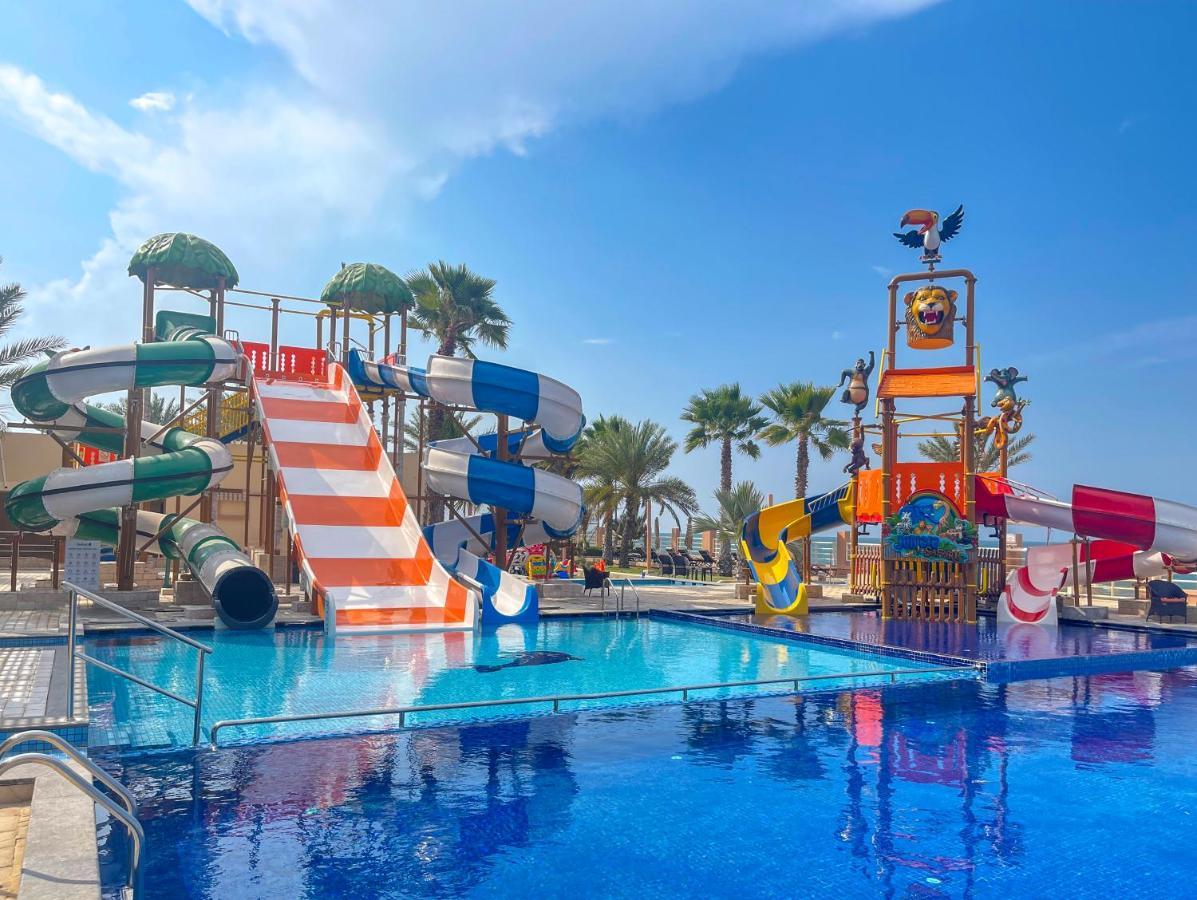 Radisson Blu Hotel & Resort, Szohár Kültér fotó Aqua Park