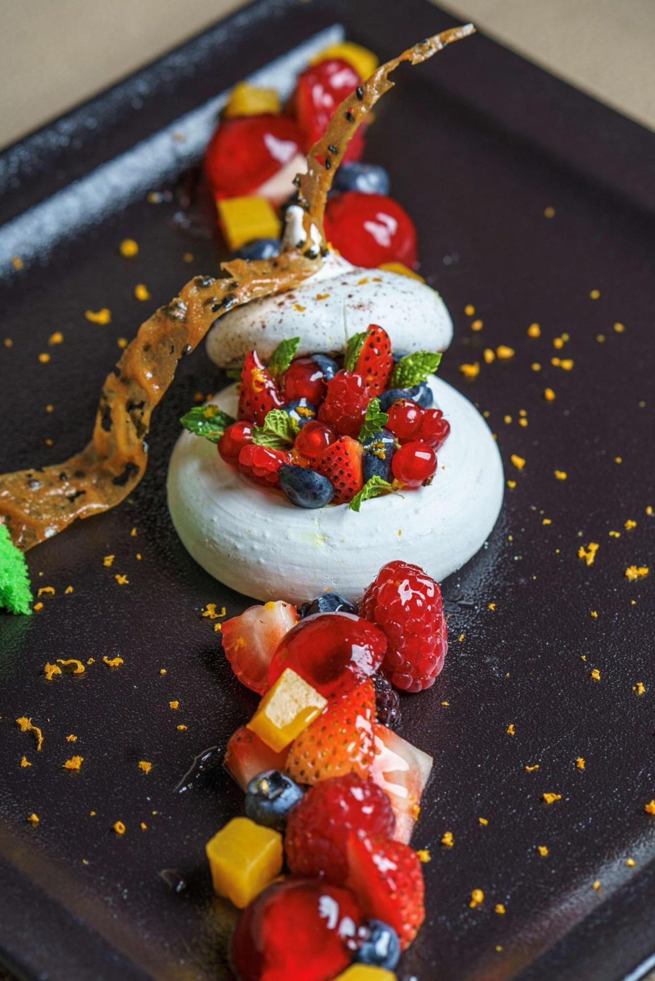 Radisson Blu Hotel & Resort, Szohár Kültér fotó A fruit salad