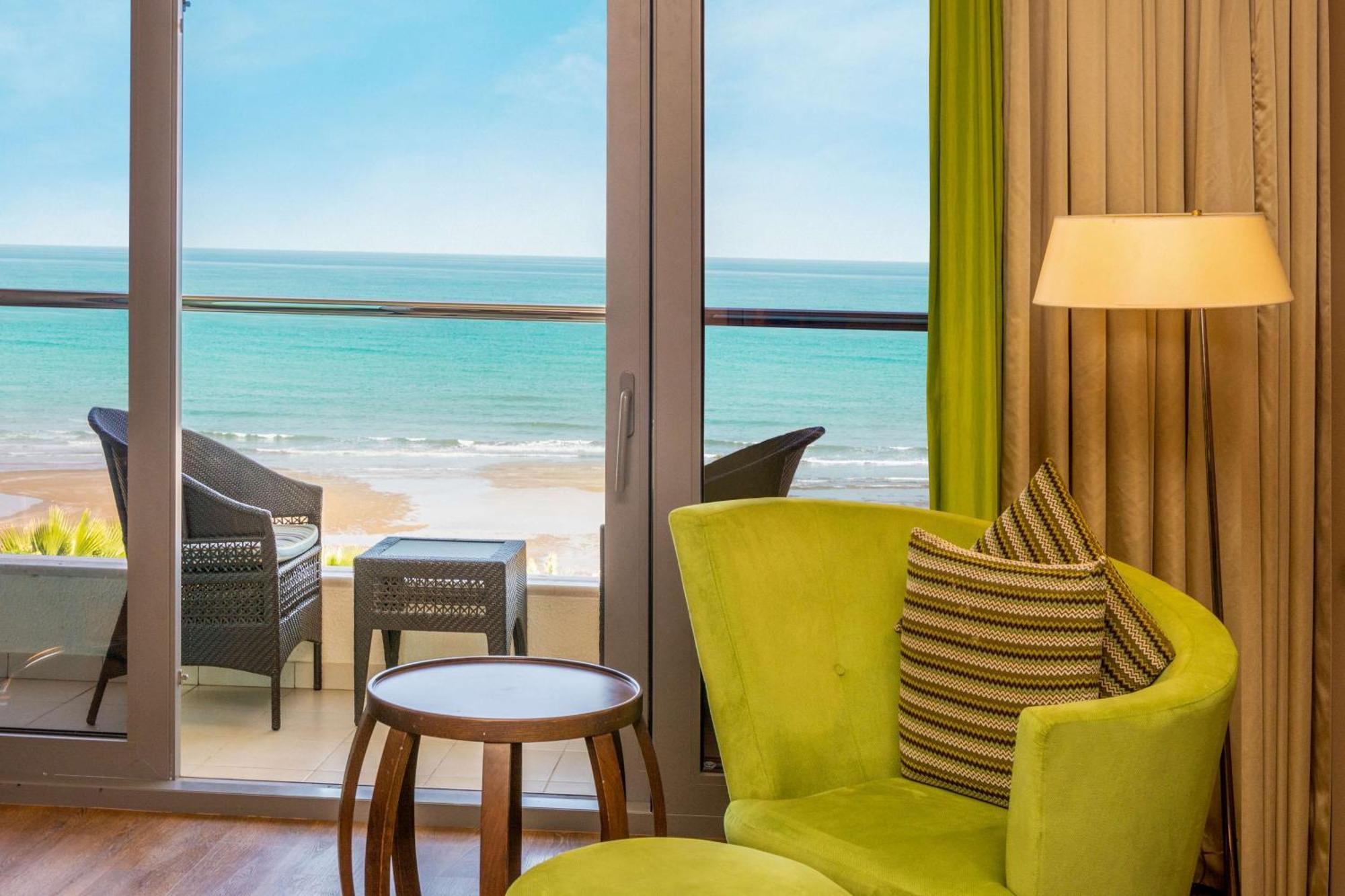 Radisson Blu Hotel & Resort, Szohár Kültér fotó Deluxe Ocean View