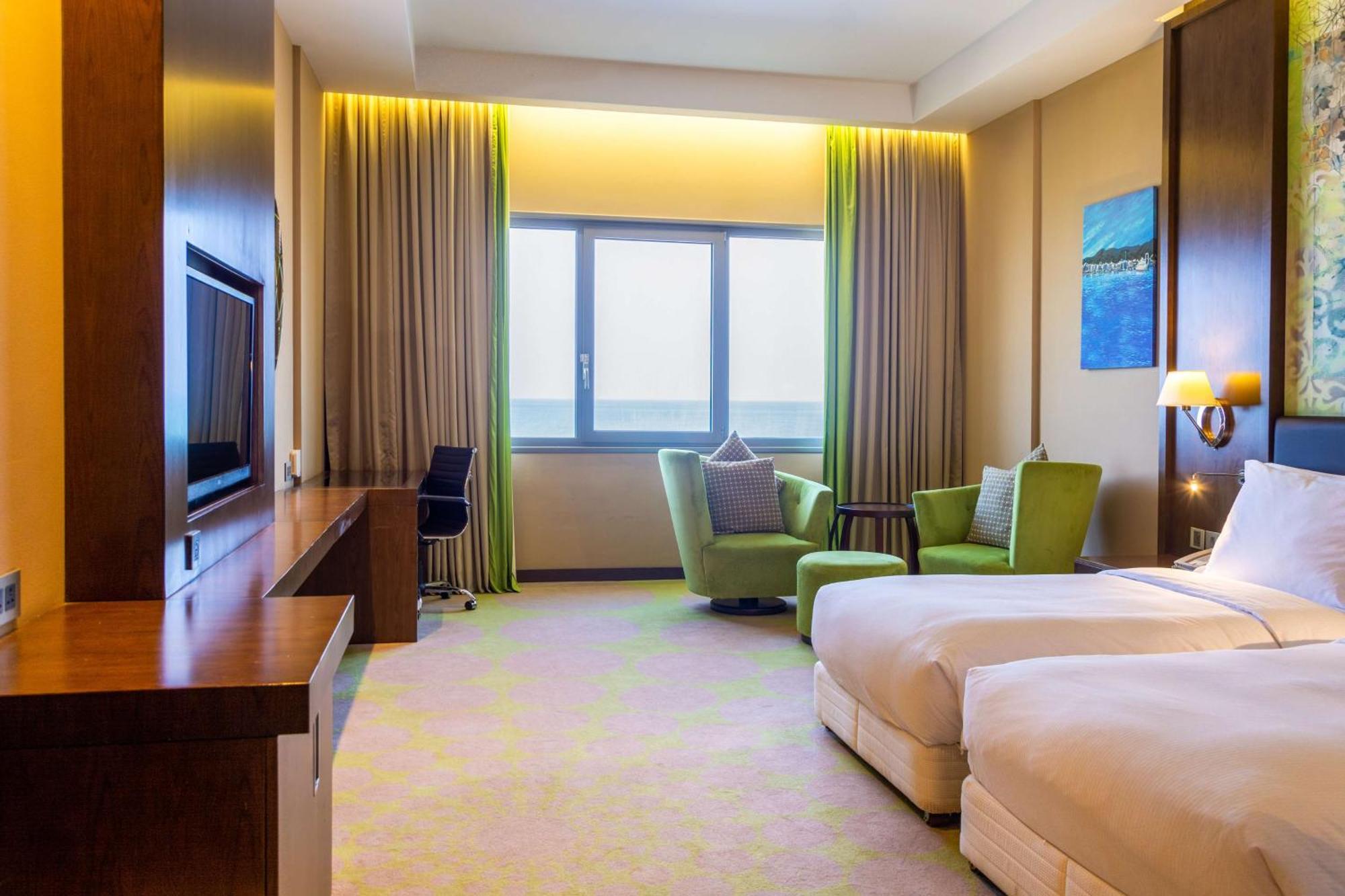 Radisson Blu Hotel & Resort, Szohár Kültér fotó Deluxe room